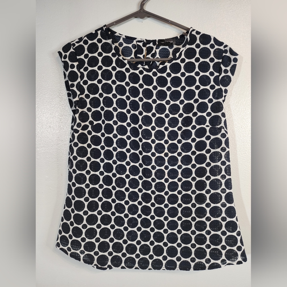 The Limited Dark Blue and White Cap Sleeve Blouse.  Size S. Made in the Philippi